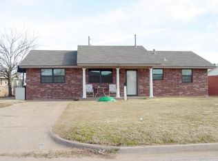 836 Lawton, Moore, OK 73160