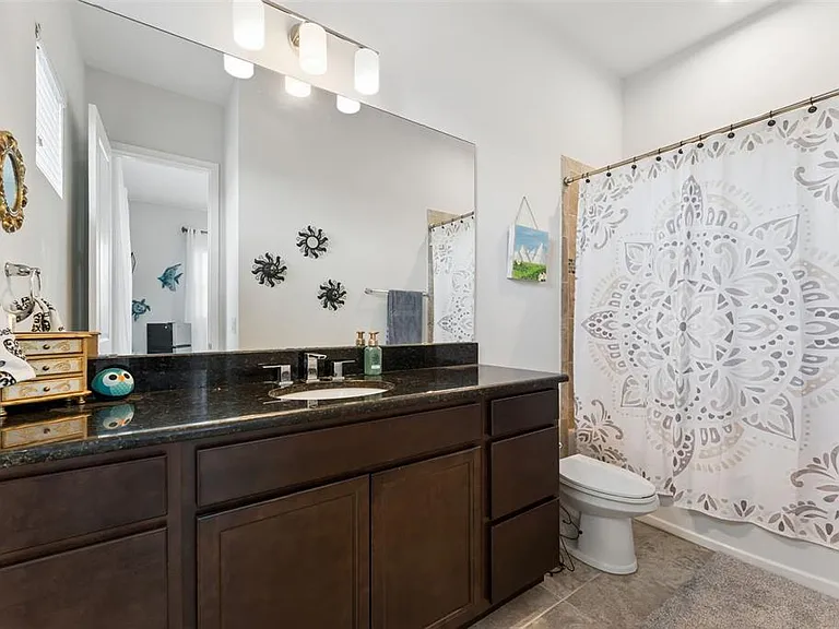 8033 Nemours Pkwy — Photo 34