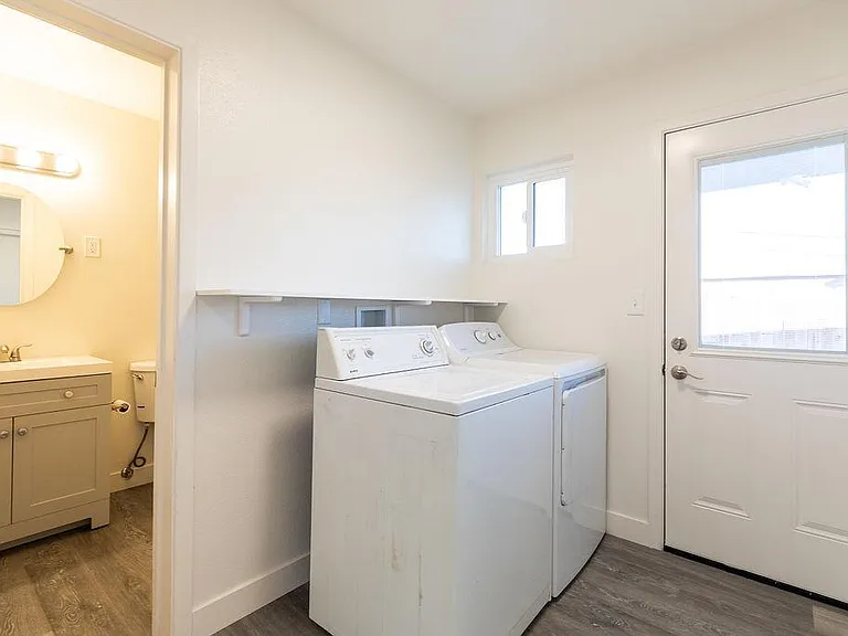 810 N Fairview St — Photo 12