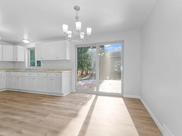 3209 E Canary St — Photo 6