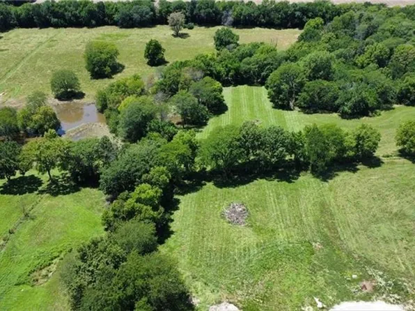 31001 Pollard Pl, Lone Jack, MO 64086