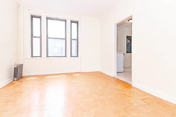 Rented by RENTBK LLC | media 4