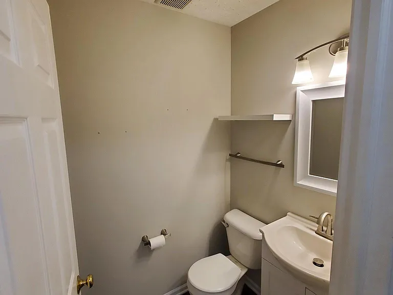 372 Angela Ln — Photo 10