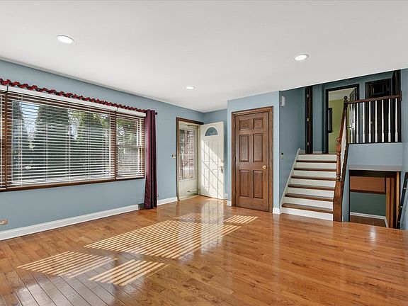 5th image of 2810 Brentwood Ln