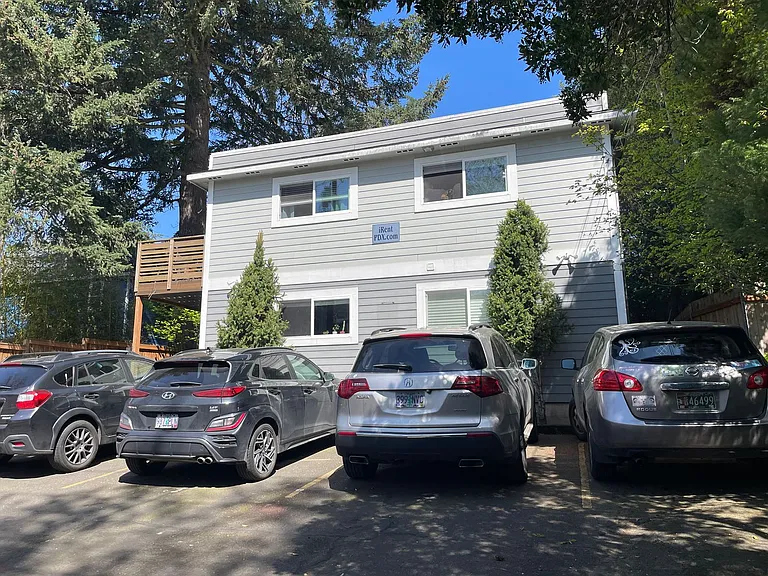 2819 NE Flanders St #3 — Photo 33