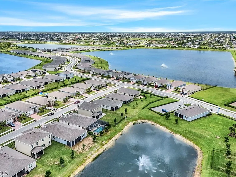 421 Coral Reef Pl — Photo 49