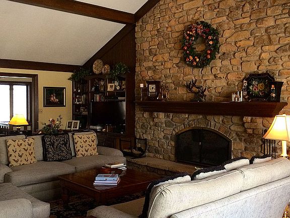 3rd image of 720 Wood Ct