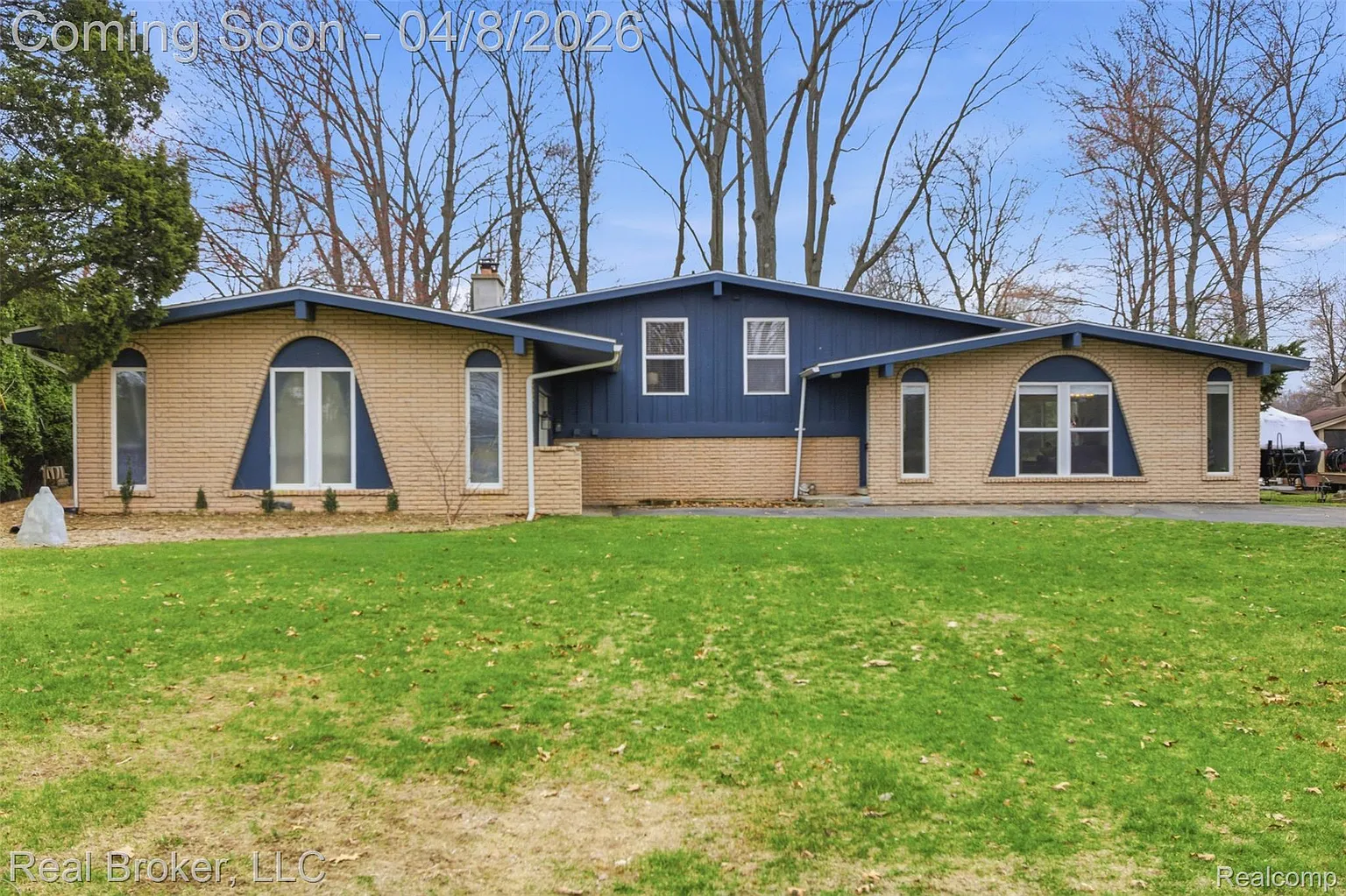 7514 Capri Dr photo 1
