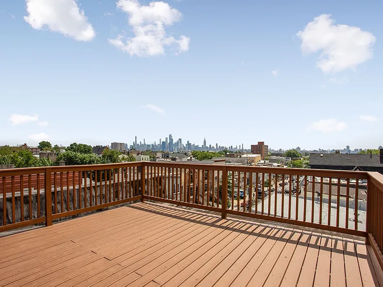 942 Summit Ave #3 — Photo 13