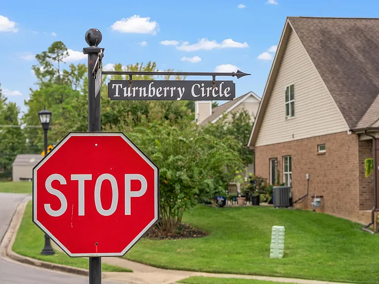268 Turnberry Cir — Photo 43