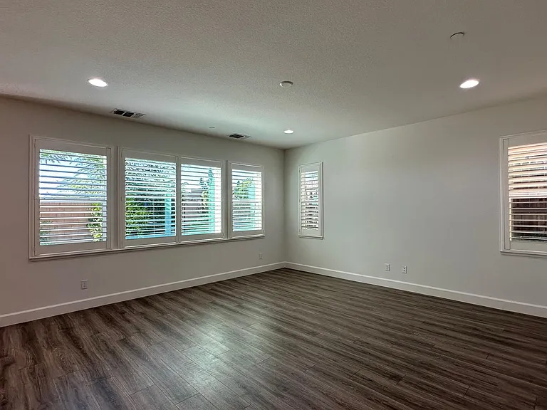 1407 Skibbereen Way — Photo 15