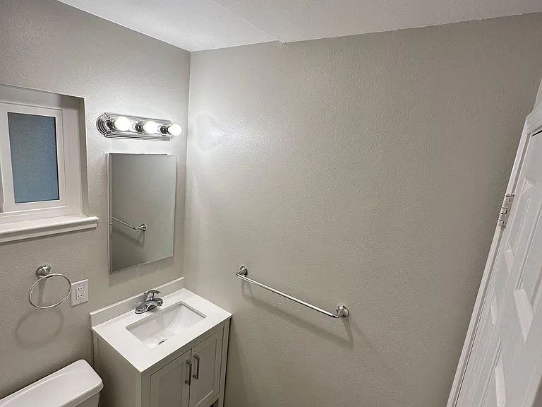 7033 Linwood Way — Photo 27