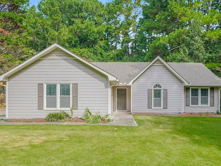 35 Riverside Ct — Photo 1