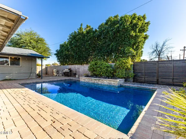 2402 N 37TH Street, Phoenix, AZ 85008