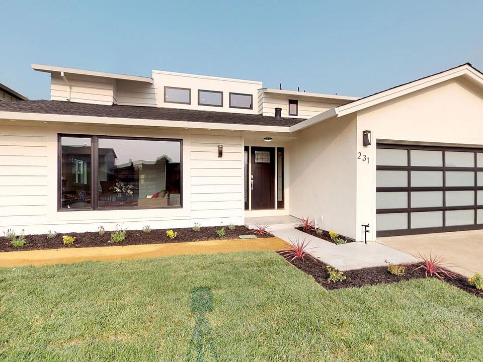 1st image of 231 Pelican Ct