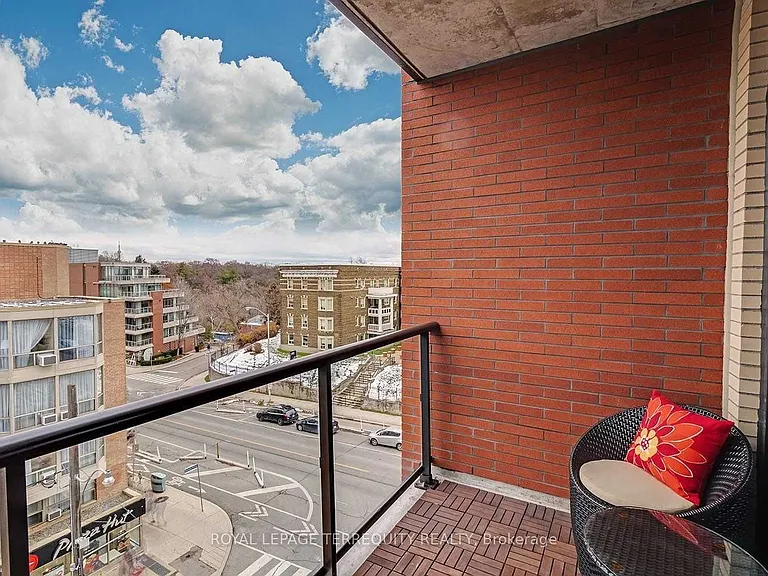 2118 Bloor St W #403 — Photo 17