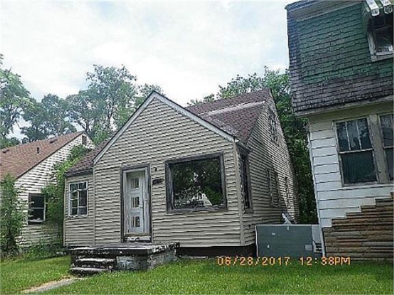 2nd image of 18174 Hull St