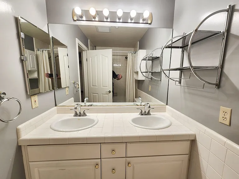 111 E Poplar Ave #105 — Photo 33