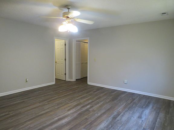 2nd image of 2207 Annandale Dr