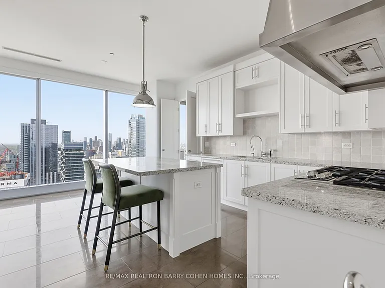 183 Wellington St W #4502 — Photo 9