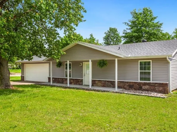 2705 W Meadowlark Dr, Fayetteville, AR 72704