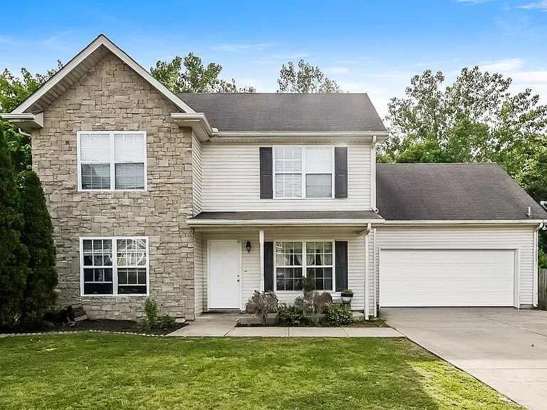 145 Lyndhurst Dr — Photo 1
