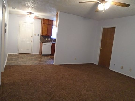 4th image of 4710 Seminole Dr