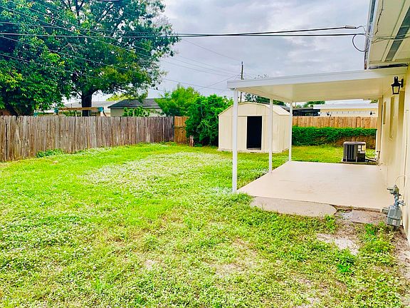 3rd image of 2448 Iowa Dr