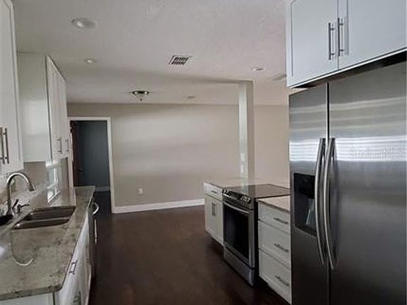 5th image of 2267 Coventry Dr