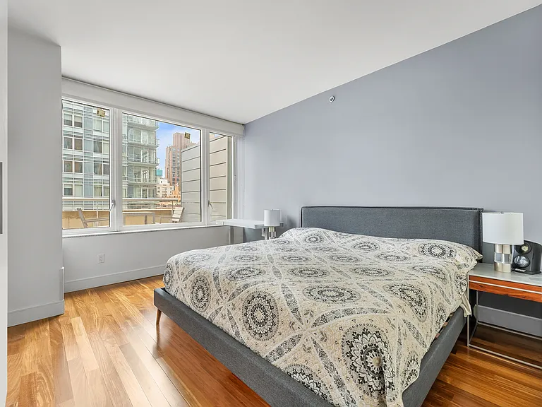 250 E 53rd St #903 — Photo 7