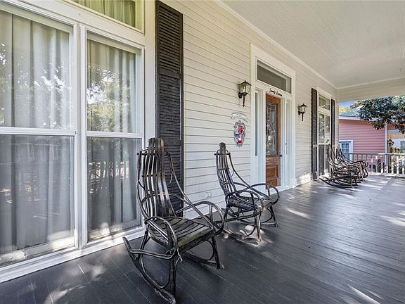 2nd image of 2016 Dauphin St