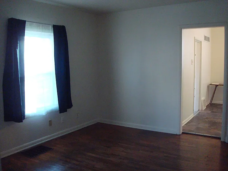 1323 NW Jackson St #1 — Photo 5