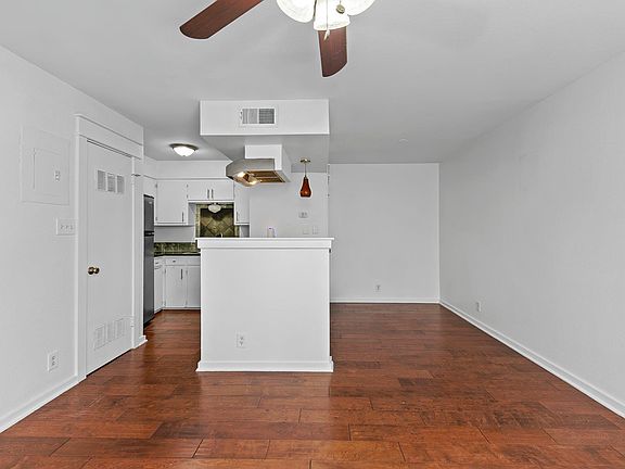 3rd image of 1405 Hartford Rd APT 106