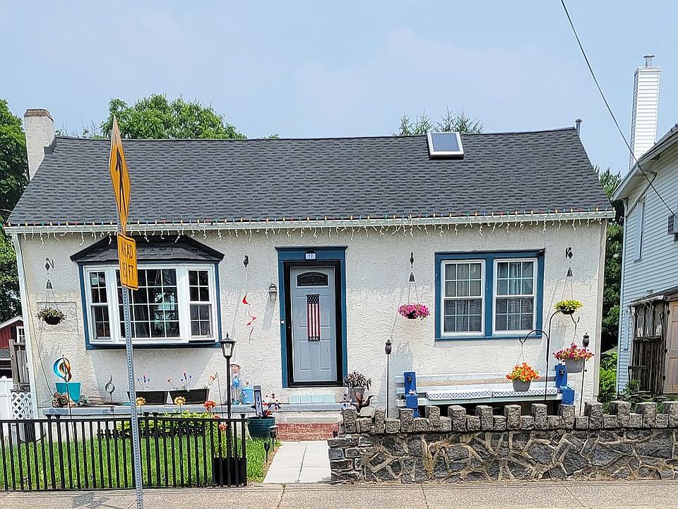 1st image of 17 N Main St