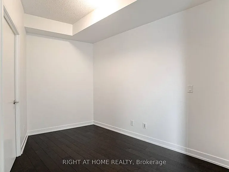 120 Bayview Ave #N821 — Photo 37