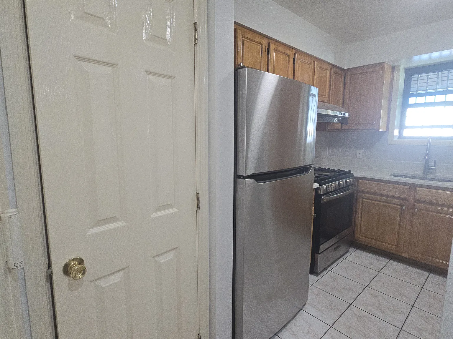 10822 Otis Ave — Photo 2