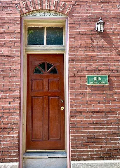 1016 Barton St — Photo 1