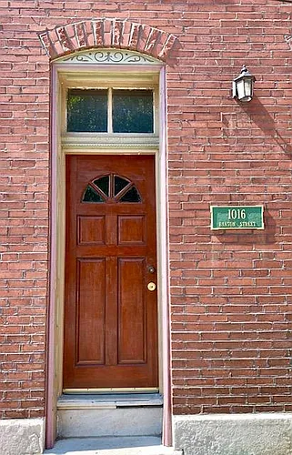 1016 Barton St Photo 1