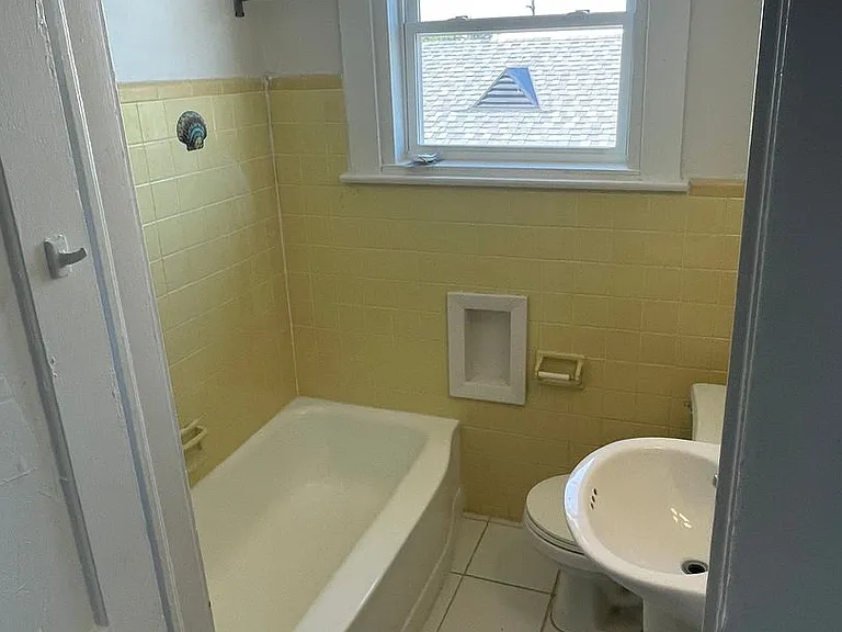 6525 W End Blvd #C — Photo 14