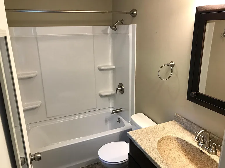 Full Bathroom #2