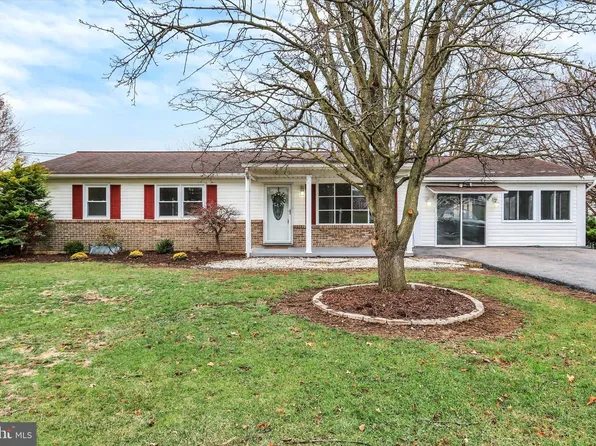 1370 3rd Ave, Chambersburg, PA 17202