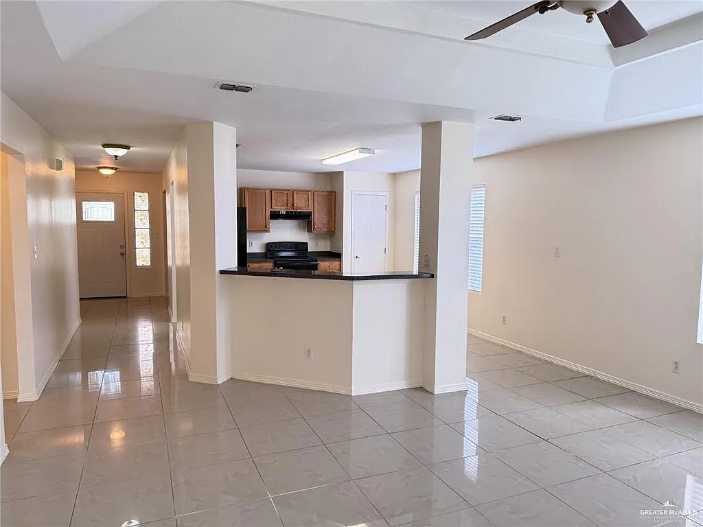 3 bed, 2.0 bath, 1707 sqft, $1,700 — Photo 4