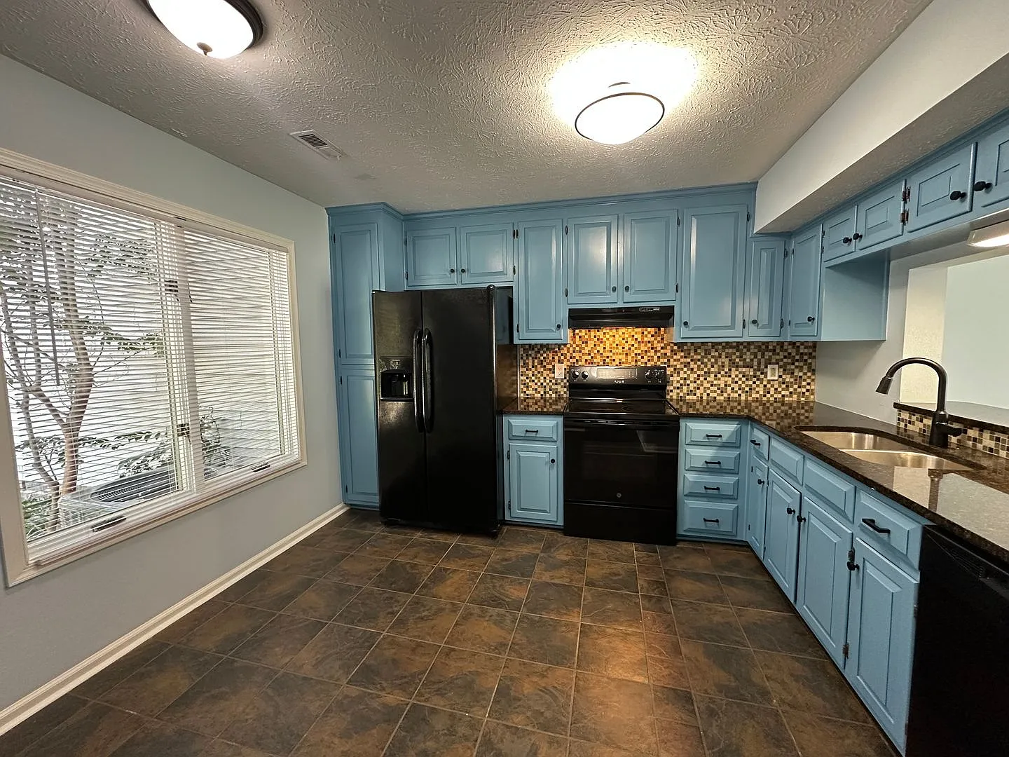 Waterfront Townhome with Water Views & Private Dock Access — Photo 2