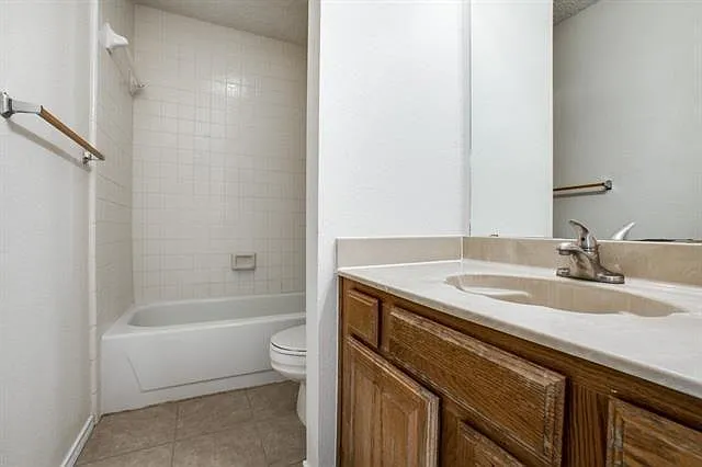 404 Tucson Ct — Photo 9