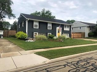 724 Essex Ave, Romeoville, IL 60446