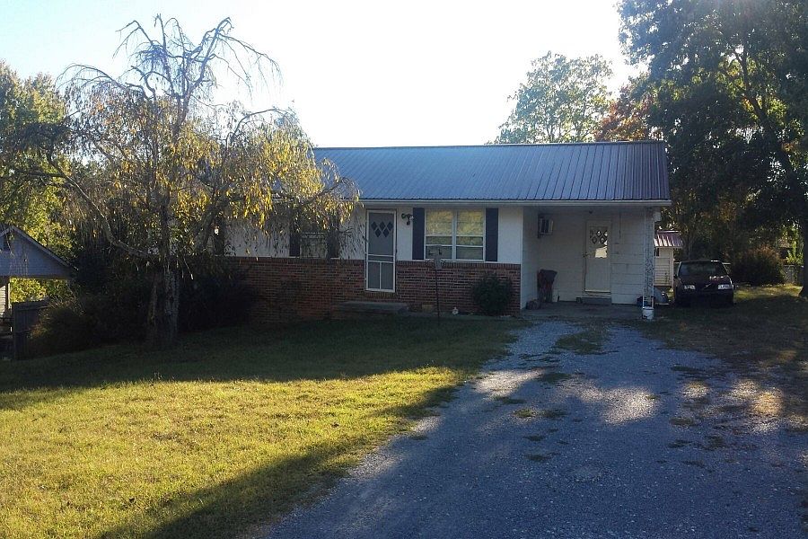 1st image of 303 Arrowhead Dr