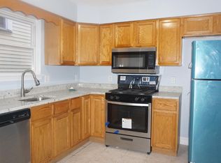 88 Palm St, Newark, NJ 07106