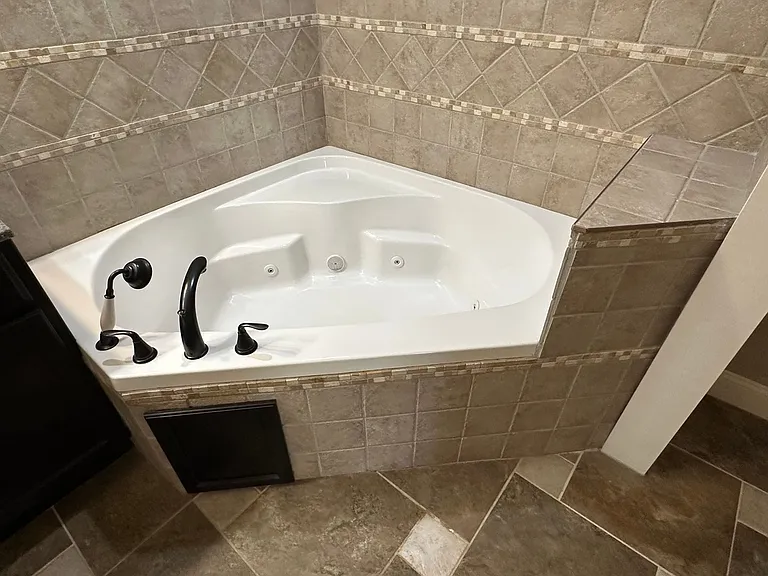 335 Lyle Curtis Cir — Photo 41