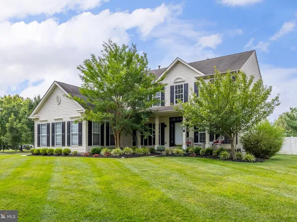 16 Nicholas Dr, Sicklerville, NJ 08081