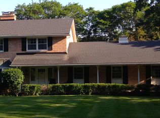 13335 Oakhurst Dr, Elm Grove, WI 53122